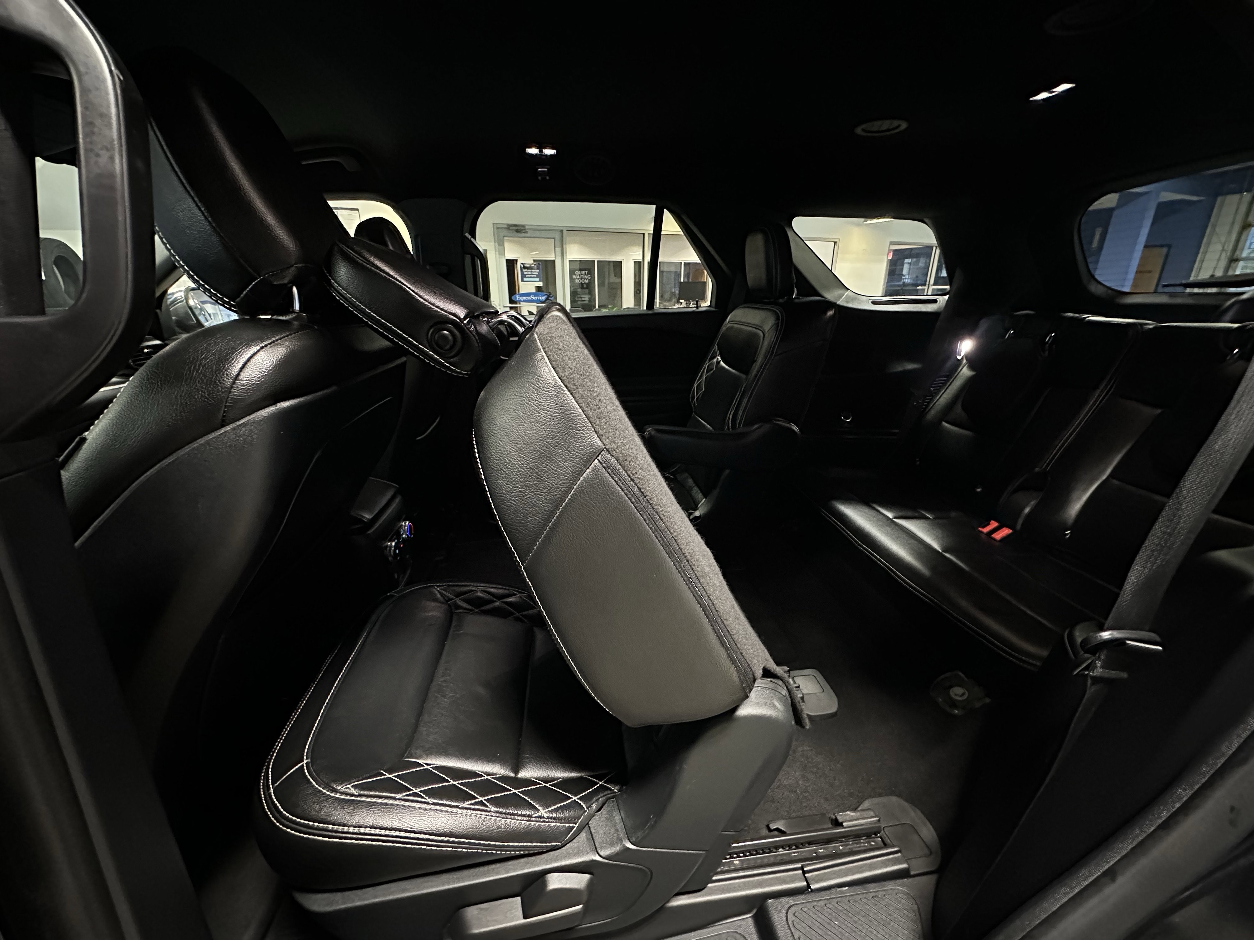 Used 2020 Ford Explorer XLT w/ Comfort Package image 19