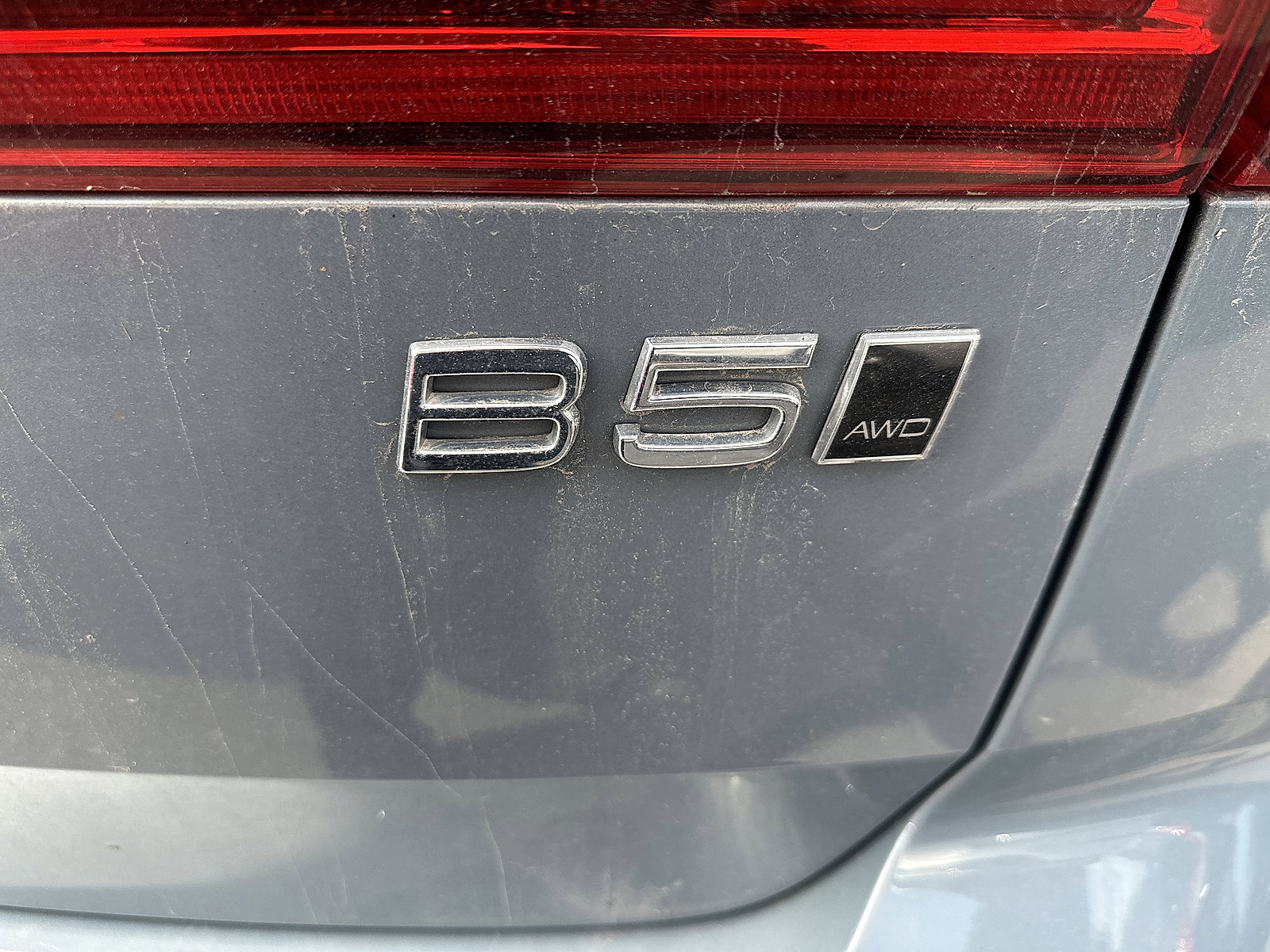 Used 2024 Volvo XC60 B5 Plus w/ Climate Package image 4