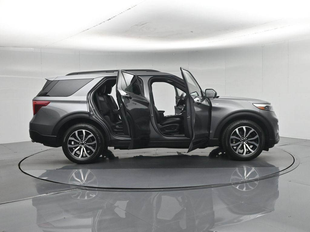 Certified 2022 Ford Explorer ST-Line w/ Class IV Trailer Tow Package AWD/4WD image 5