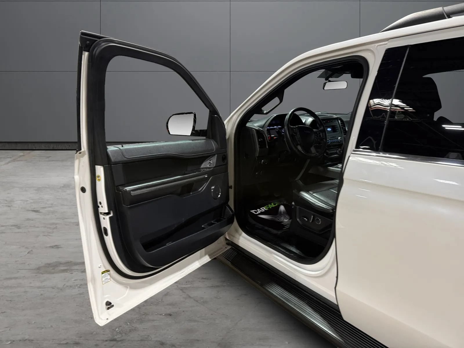 Used 2018 Ford Expedition XLT AWD/4WD image 15