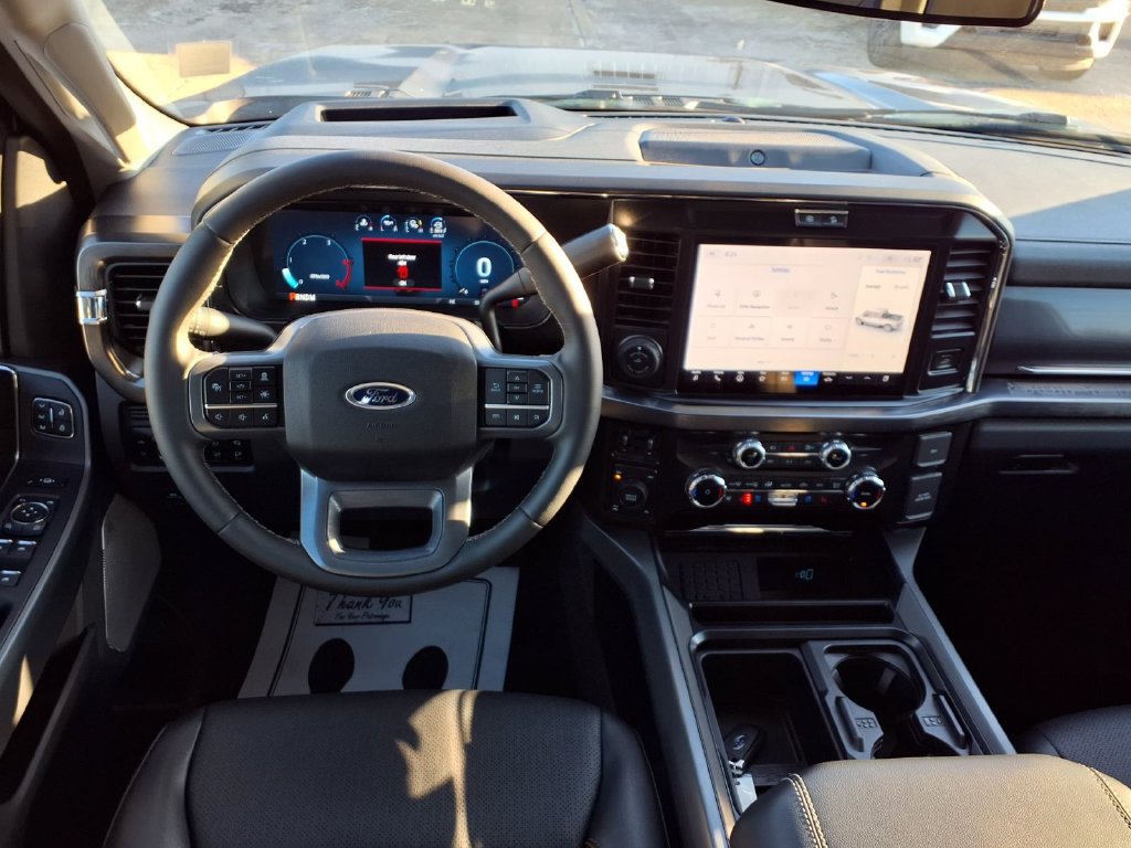 Used 2026 Ford F350 Lariat w/ Lariat Ultimate Package AWD/4WD image 3