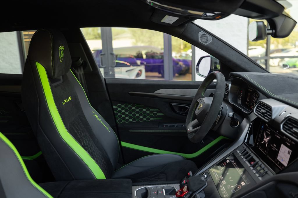 Used 2024 Lamborghini Urus Performante AWD/4WD image 21