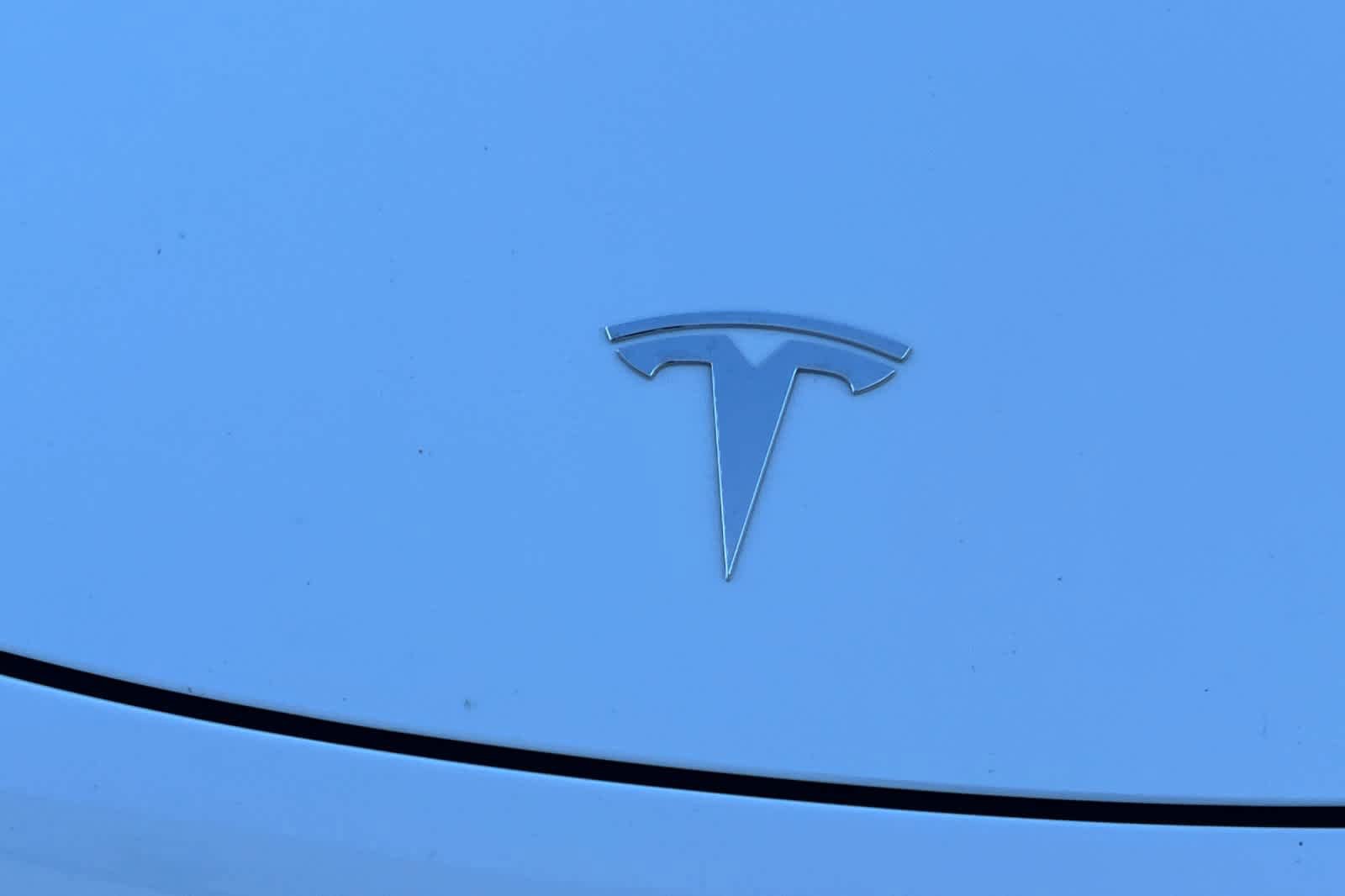 Used 2018 Tesla Model 3 Long Range RWD image 13