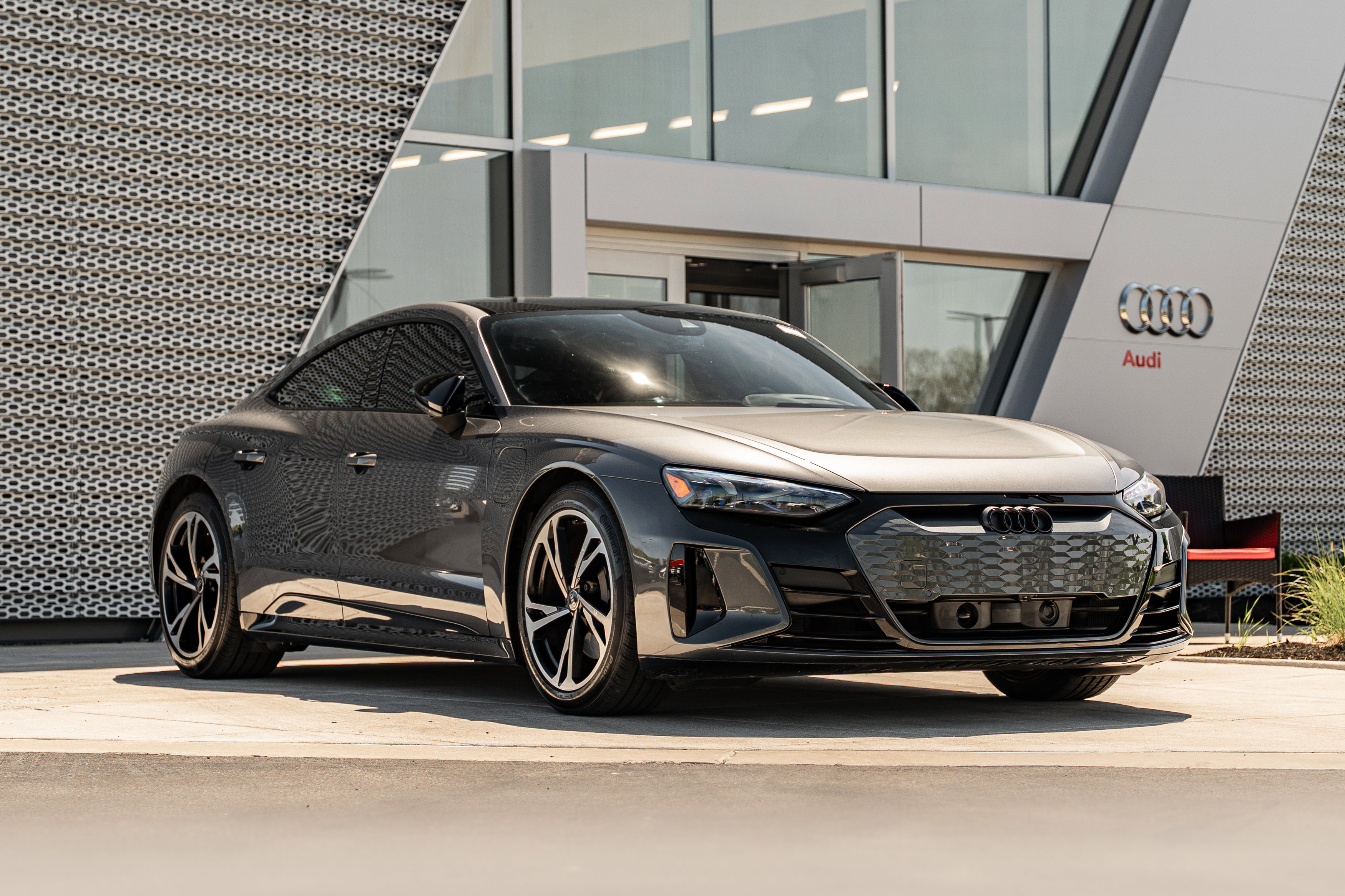 Certified 2022 Audi e-tron GT Premium Plus w/ Performance Package AWD/4WD video 1