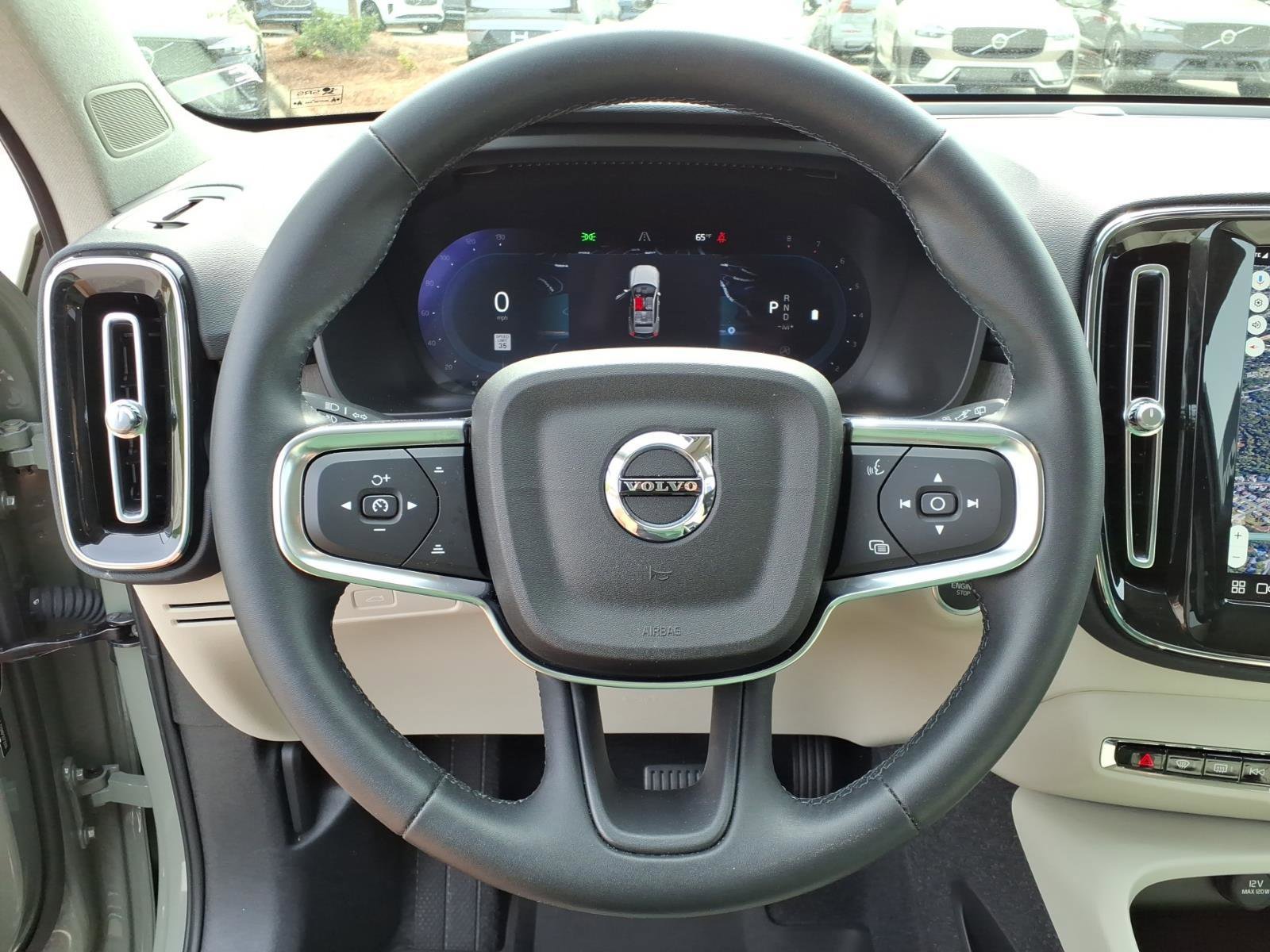 Certified 2023 Volvo XC40 B5 Plus w/ Protection Package Premier AWD/4WD image 24