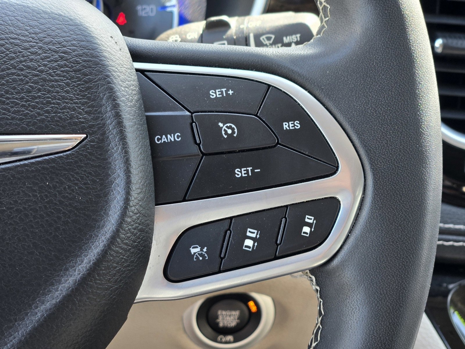 Used 2022 Chrysler Pacifica Limited image 18