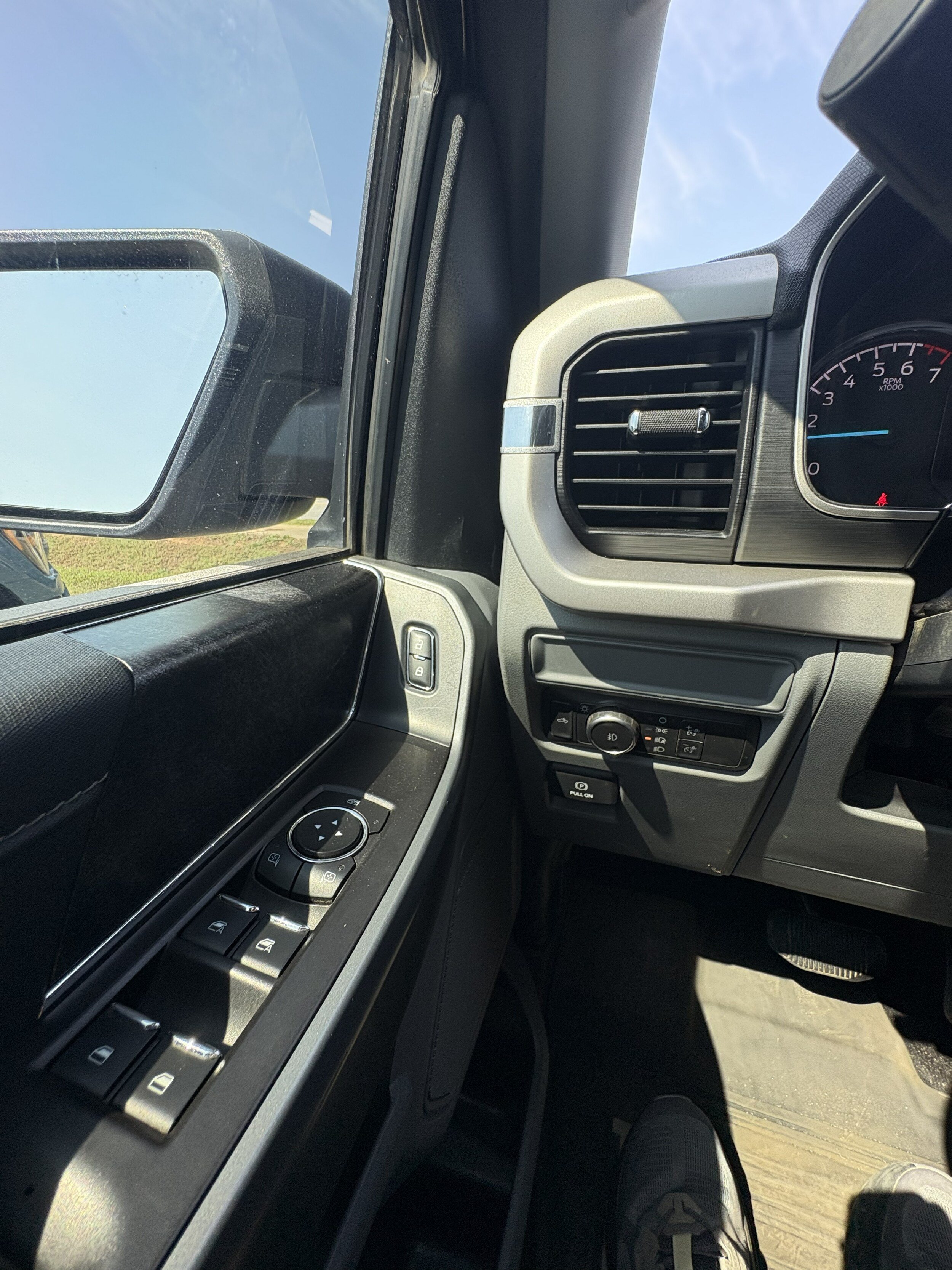 Used 2022 Ford F150 XLT w/ Equipment Group 301A Mid AWD/4WD image 19