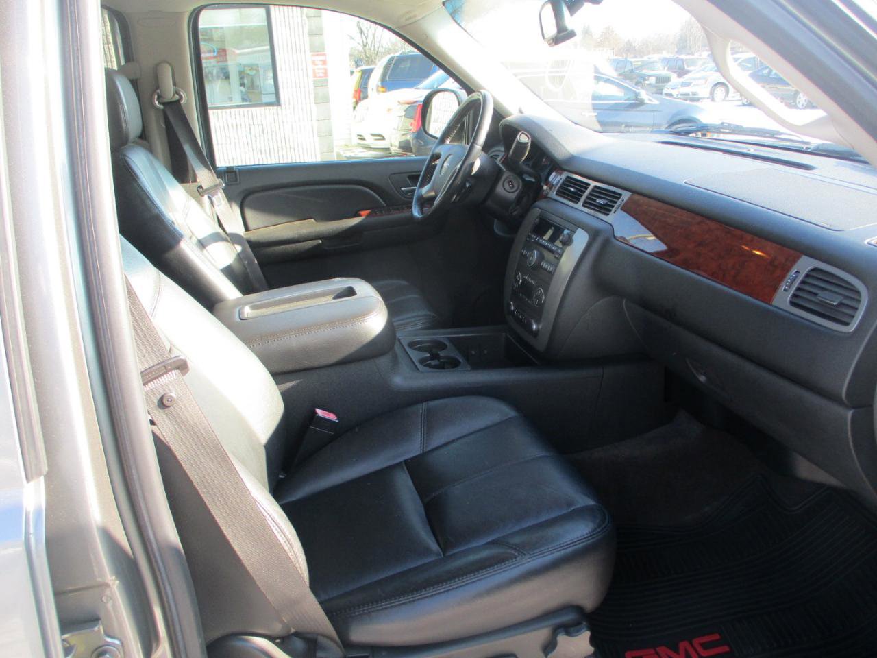 Used 2009 GMC Yukon SLT AWD/4WD image 7