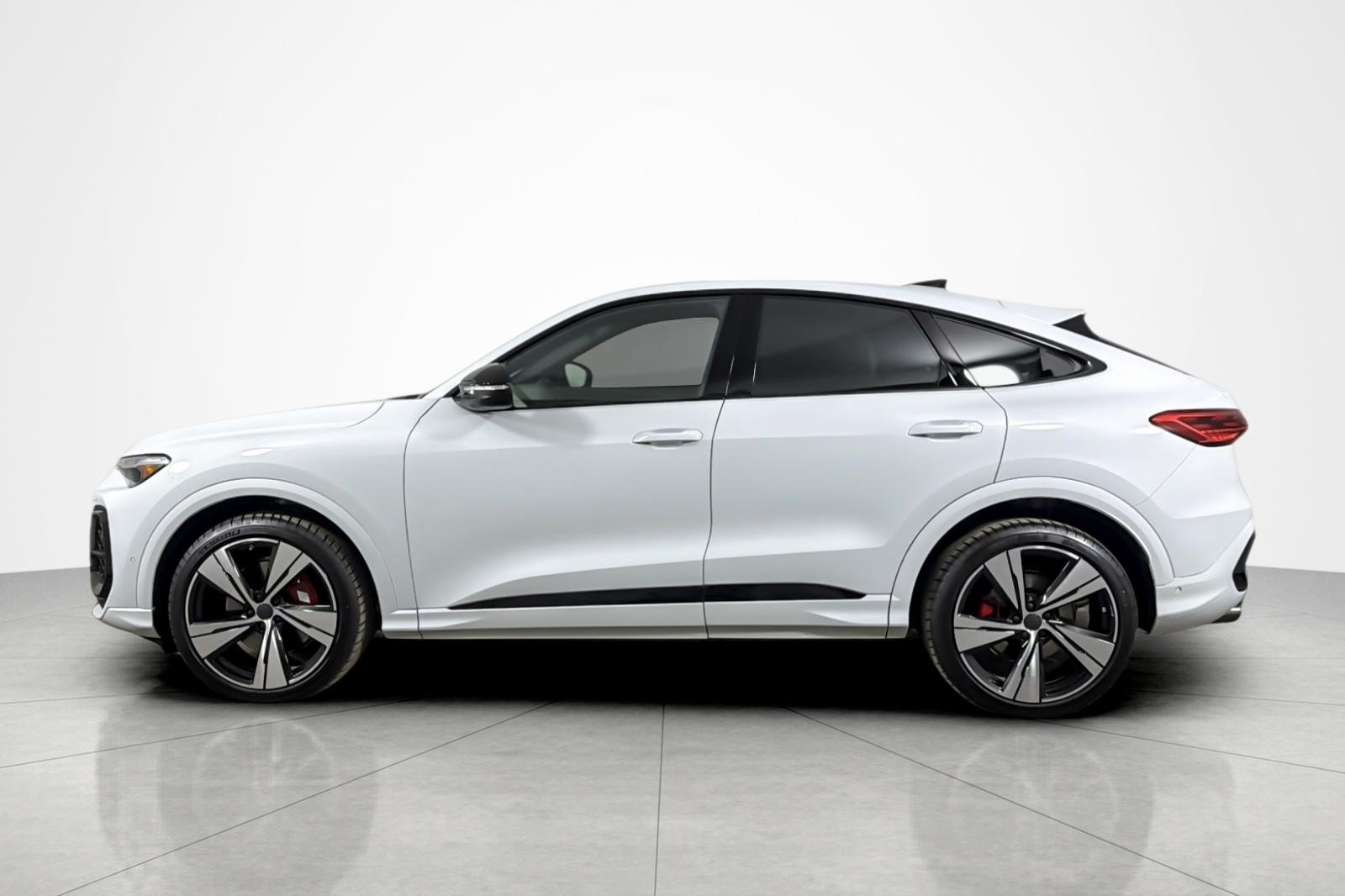 New 2026 Audi SQ5 Premium Plus AWD/4WD image 3