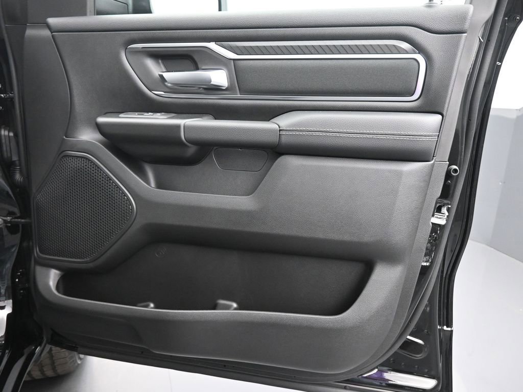 New 2026 RAM 1500 4x4 Crew Cab image 23