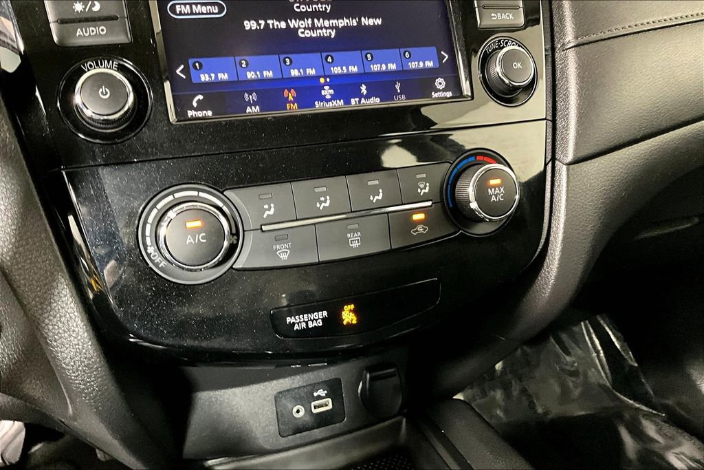 Used 2018 Nissan Rogue S image 33