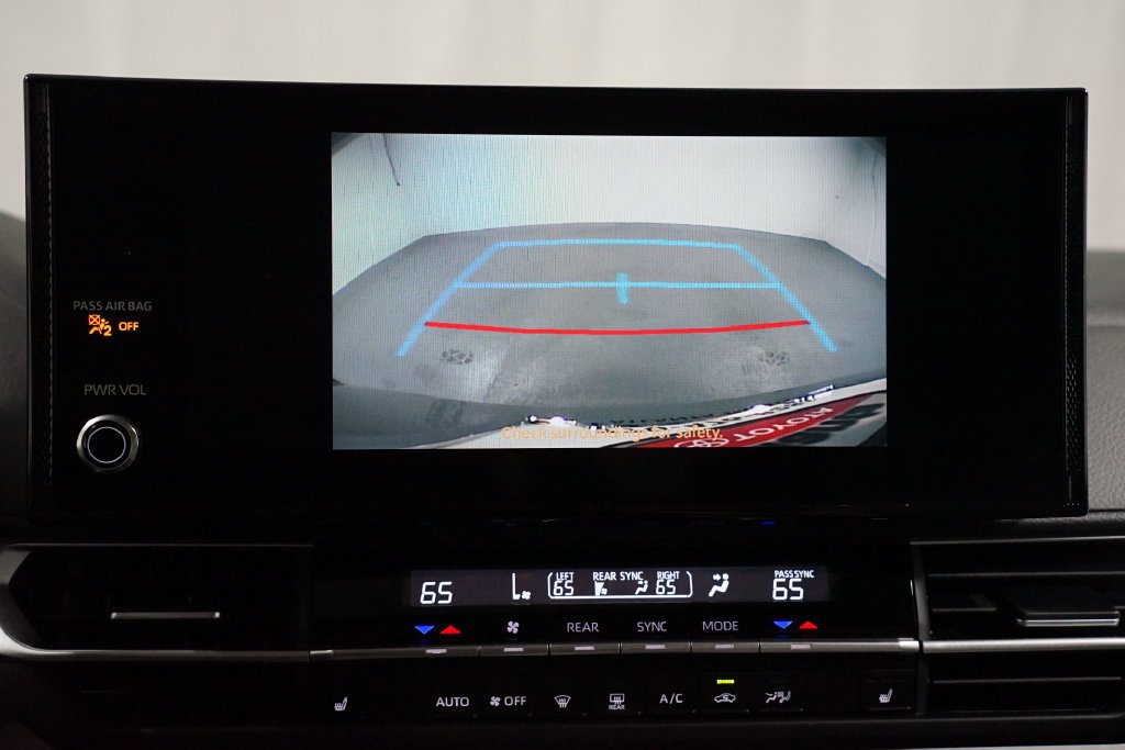 Certified 2025 Toyota Sienna XLE FWD image 19
