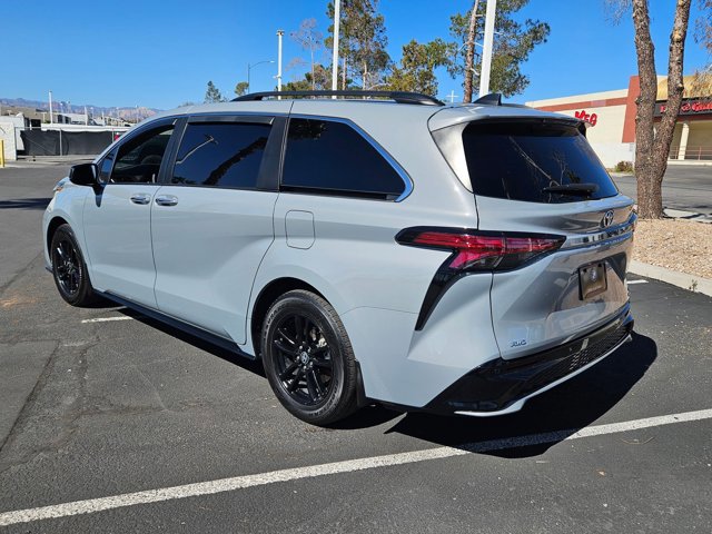 Used 2023 Toyota Sienna XSE w/ XSE Plus Package image 8