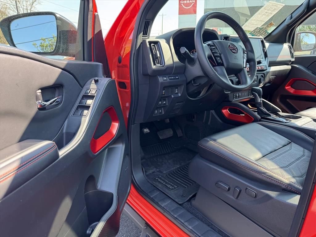 Certified 2025 Nissan Frontier PRO-4X w/ Pro Premium Package AWD/4WD image 13