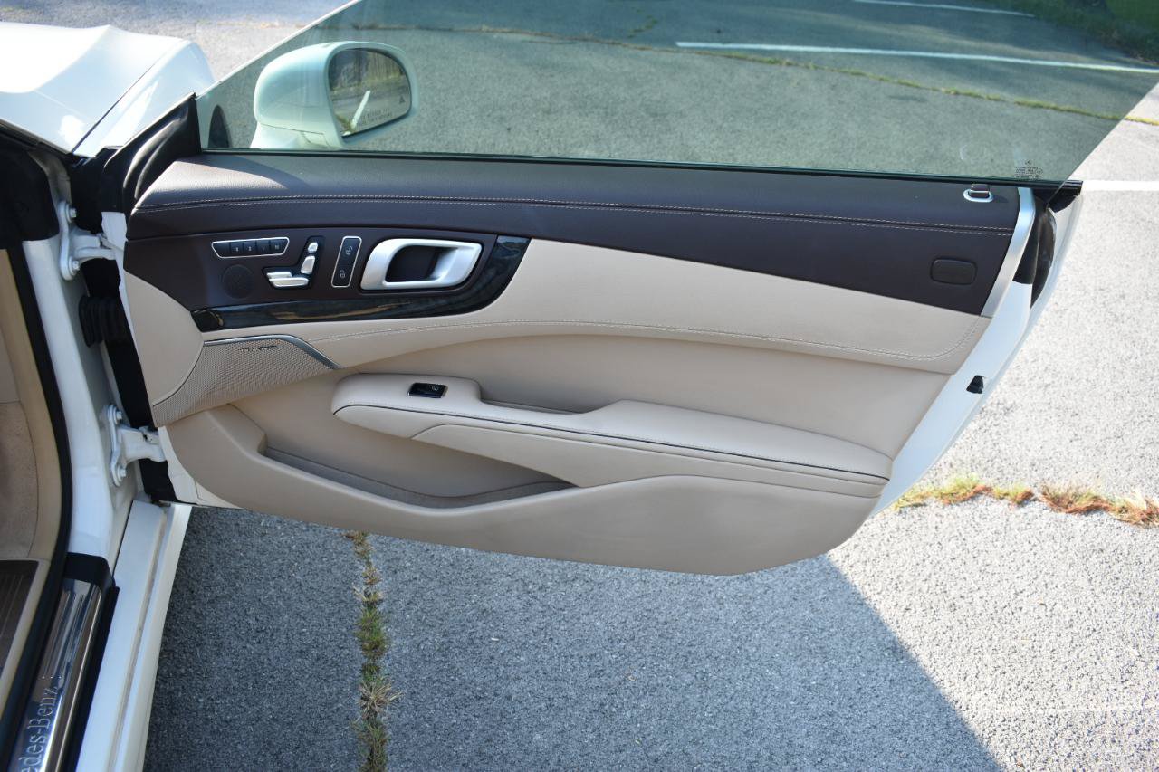 Used 2016 Mercedes-Benz SL 550 image 28