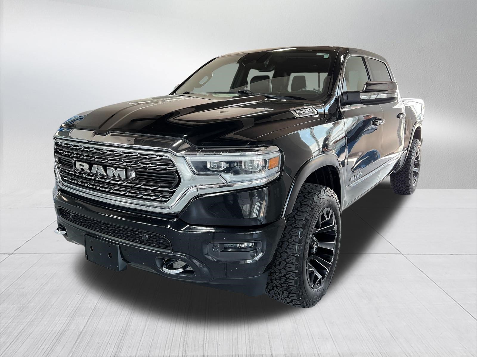 Used 2019 RAM 1500 Limited AWD/4WD image 1
