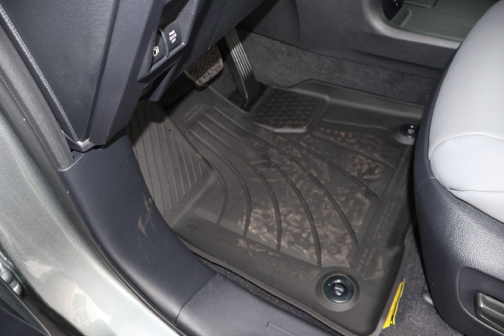 New 2026 Toyota Sienna XLE AWD/4WD image 24