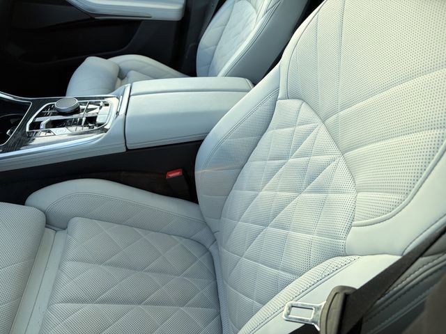 Used 2024 BMW X7 M60i image 5