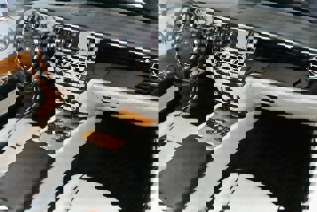 Used 2019 Rolls-Royce Dawn image 22