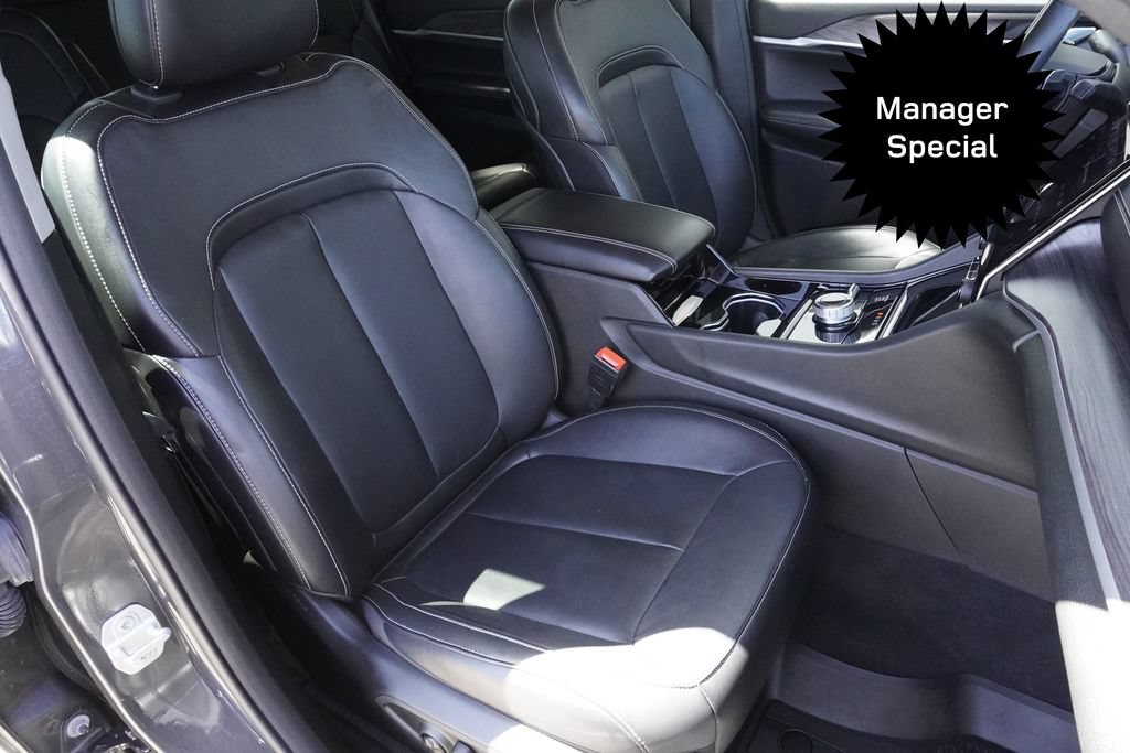 Used 2022 Jeep Grand Cherokee L Limited w/ Black Appearance Package AWD/4WD image 24