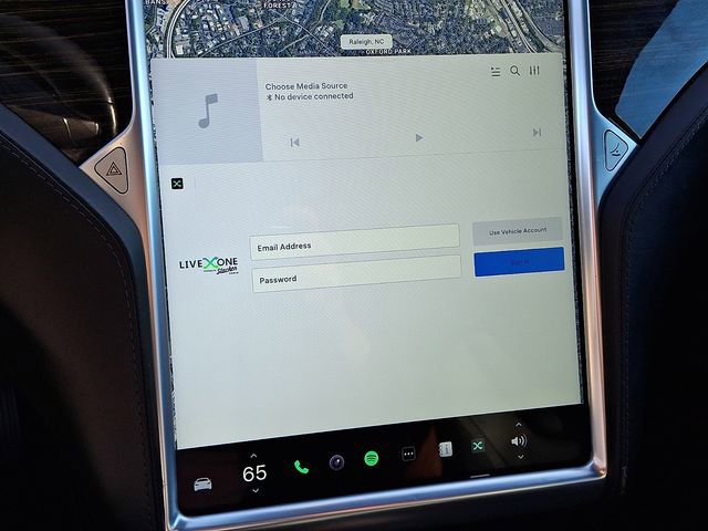 Used 2016 Tesla Model S 70 image 23