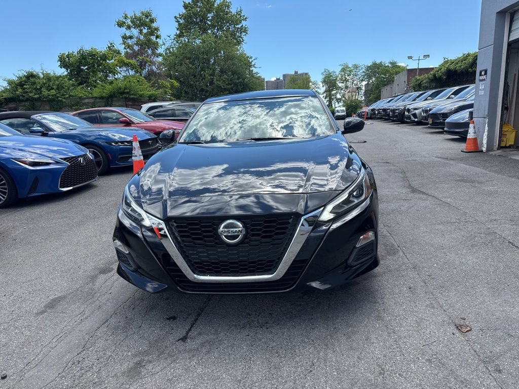 Used 2020 Nissan Altima 2.5 SR FWD image 2