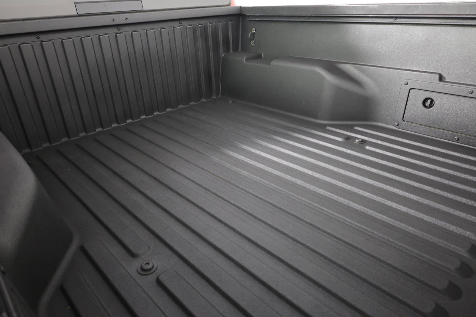 Used 2018 Toyota Tacoma SR5 AWD/4WD image 23