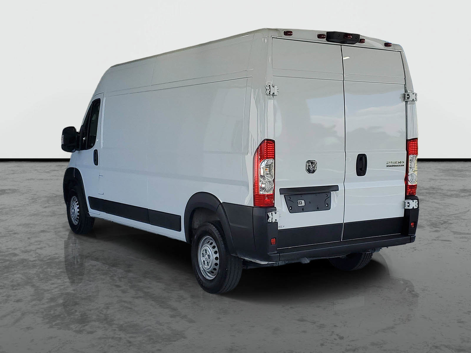 Used 2025 RAM ProMaster 2500 w/ Convenience Group FWD image 3