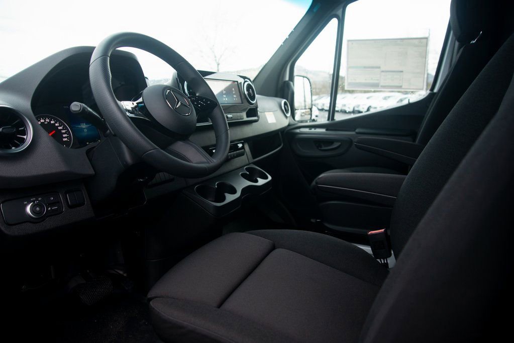 New 2025 Mercedes-Benz Sprinter 2500 image 25