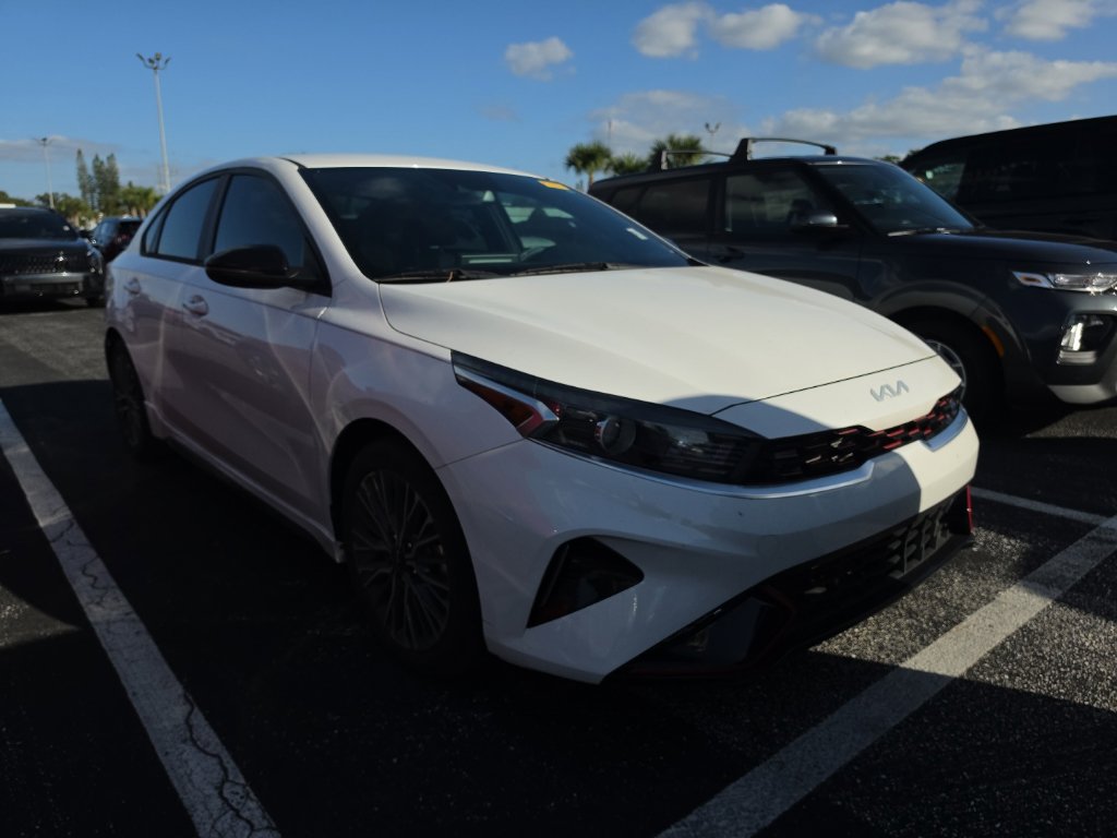 Certified 2023 Kia Forte GT-Line FWD image 3