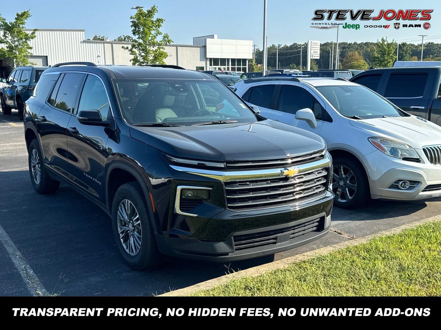 Used 2025 Chevrolet Traverse LT