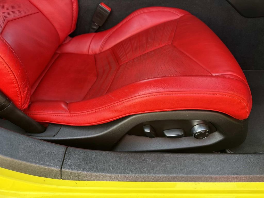 Used 2020 Chevrolet Corvette Stingray Premium Cpe w/ 3LT Preferred Equipment Group image 11