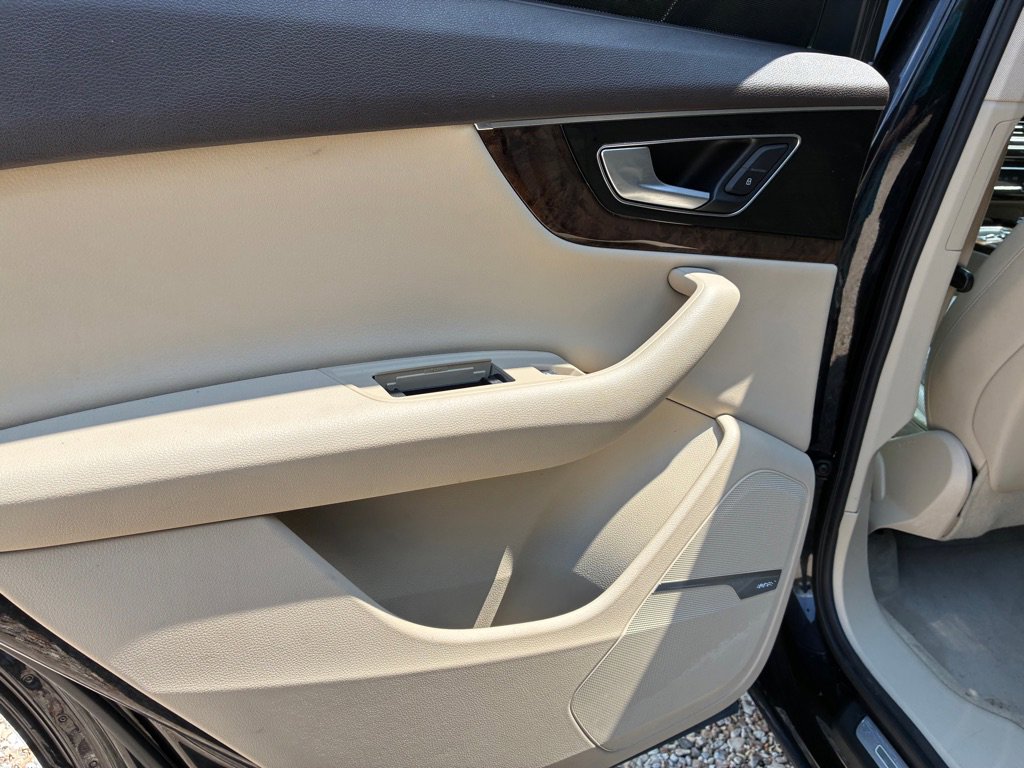 Used 2018 Audi Q7 3.0T Prestige image 19