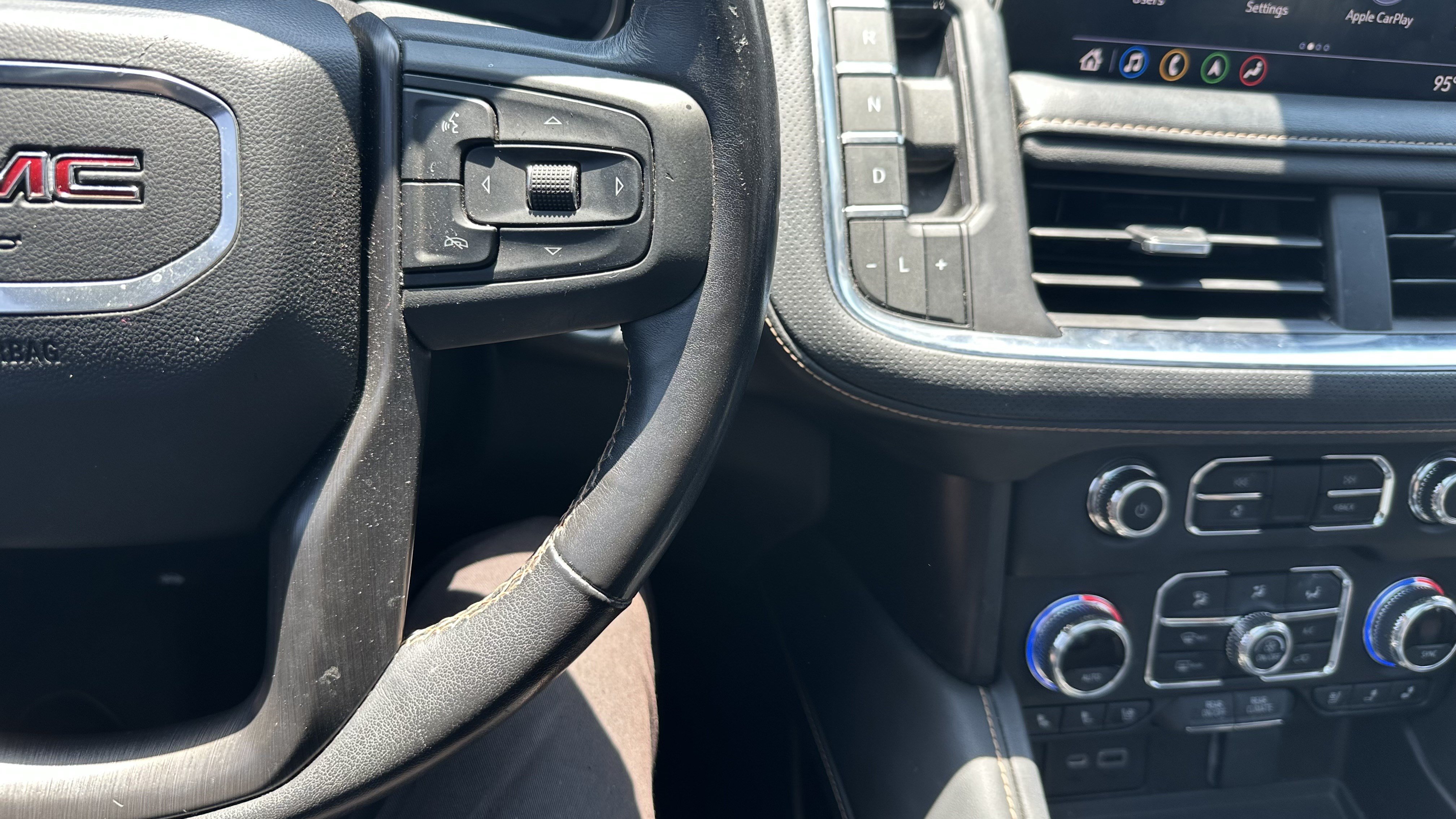 Used 2021 GMC Yukon AT4 w/ AT4 Premium Package AWD/4WD image 21