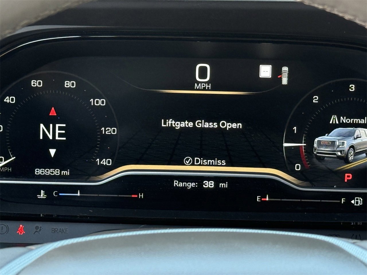 Used 2022 GMC Yukon XL Denali image 15