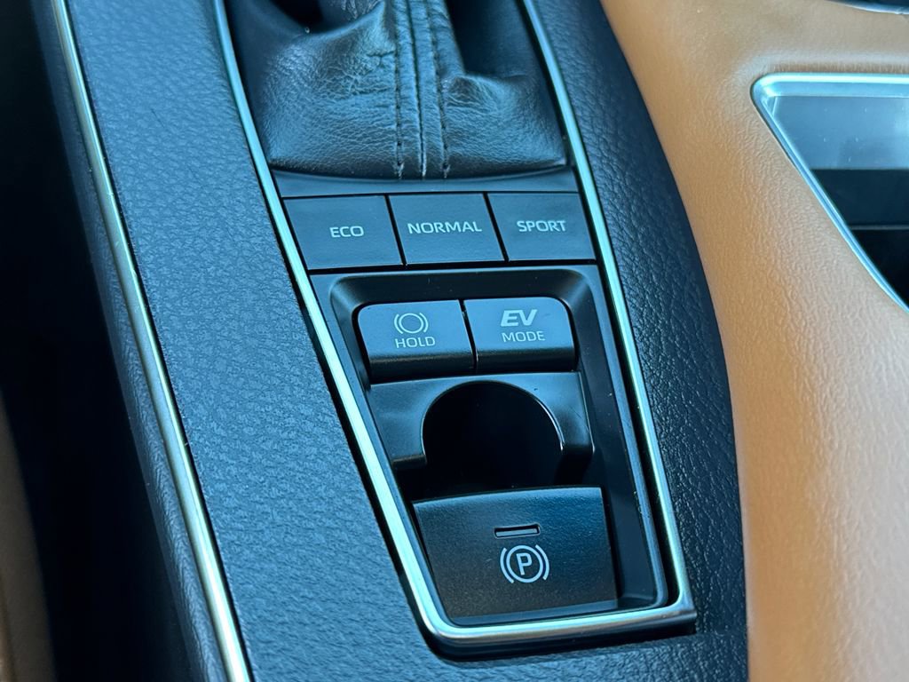 Used 2020 Toyota Avalon Limited w/ Advanced Safety Package image 29