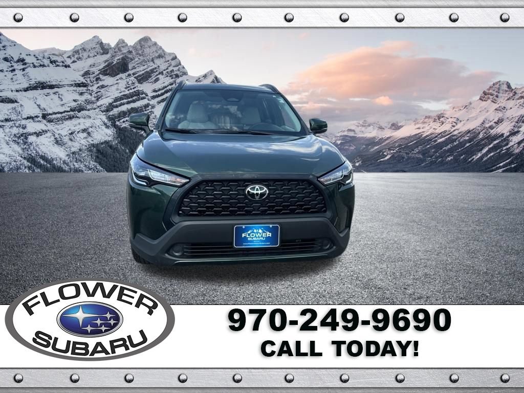 Used 2024 Toyota Corolla Cross LE AWD/4WD image 2