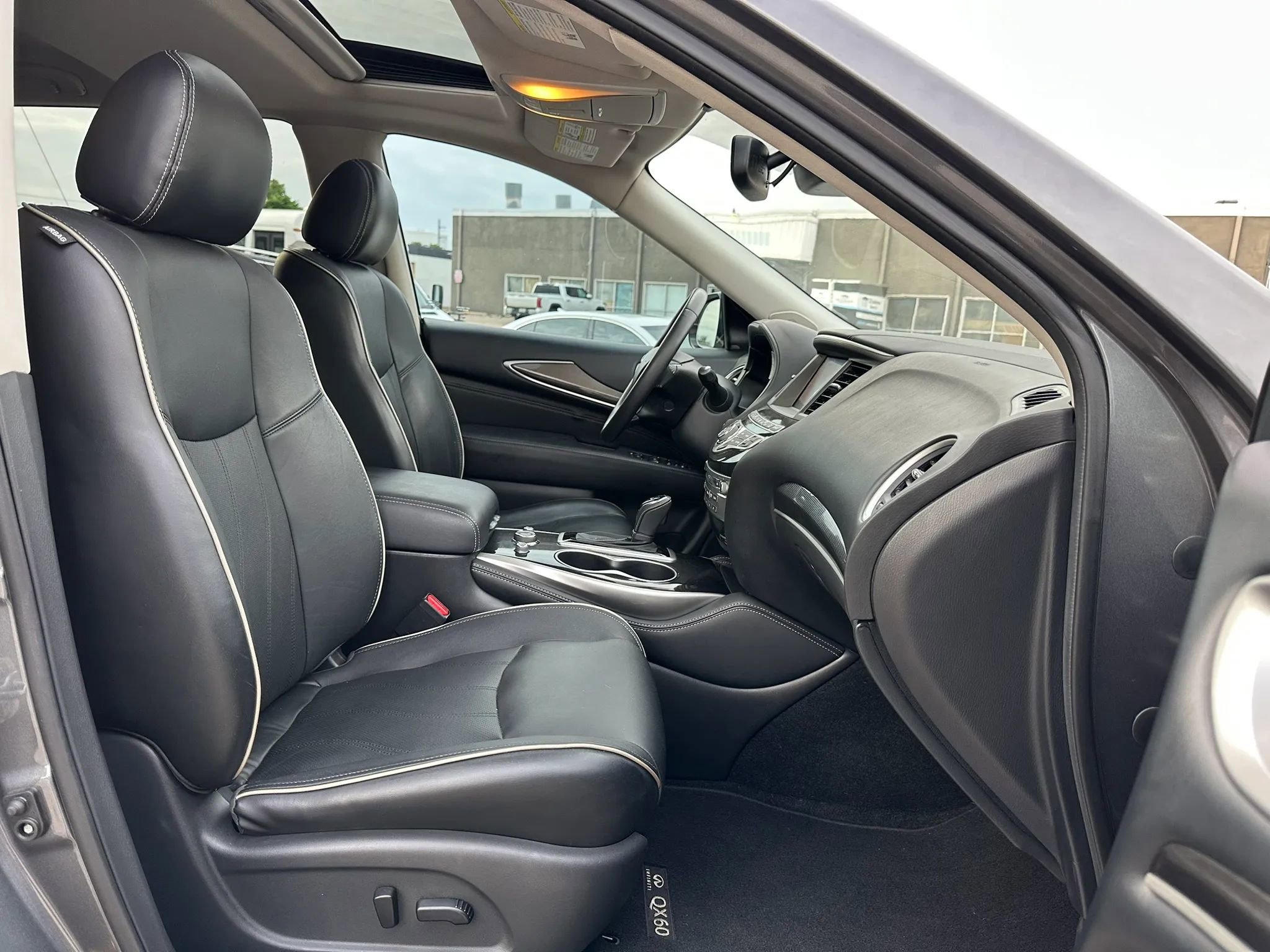 Used 2019 INFINITI QX60 Luxe w/ Essential Package AWD/4WD image 24