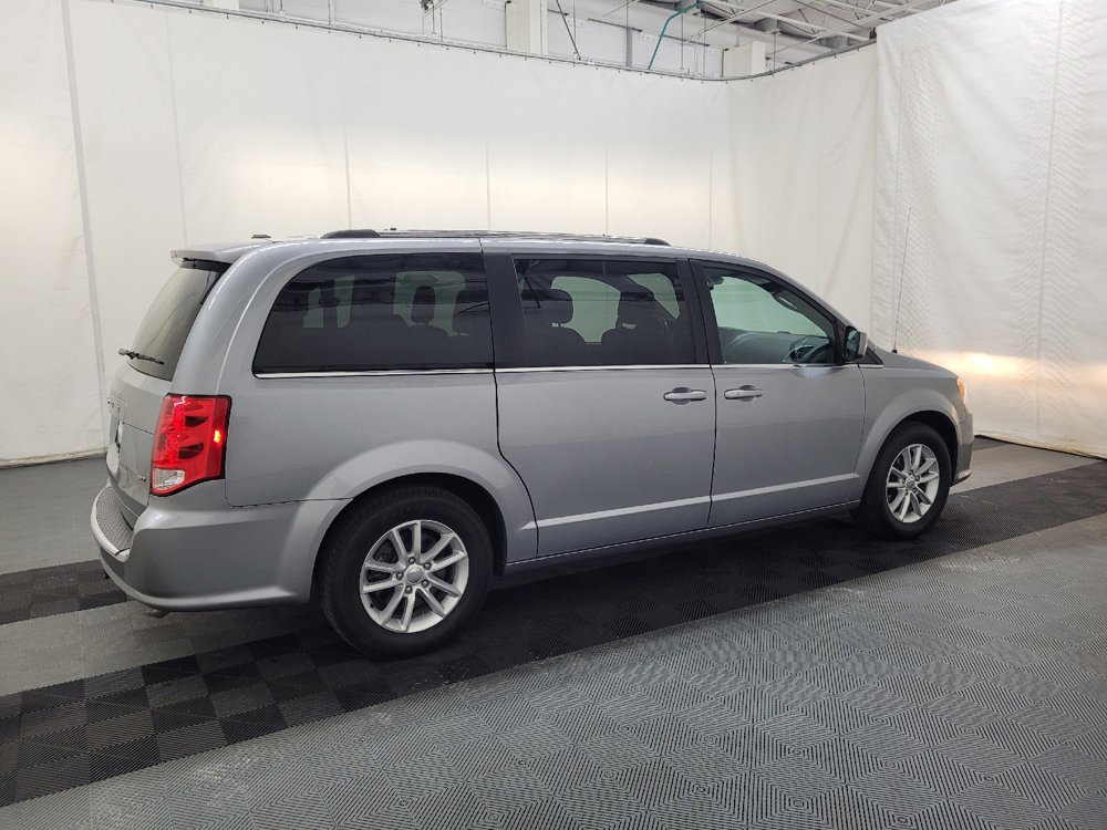 Used 2019 Dodge Grand Caravan SXT w/ Driver Convenience Group FWD image 10