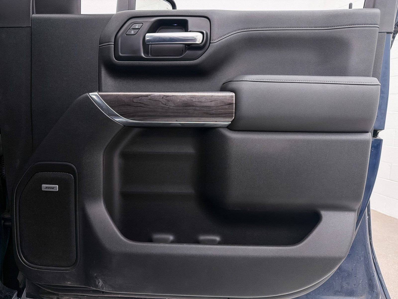 Used 2020 Chevrolet Silverado 2500 LTZ w/ LTZ Premium Package image 25