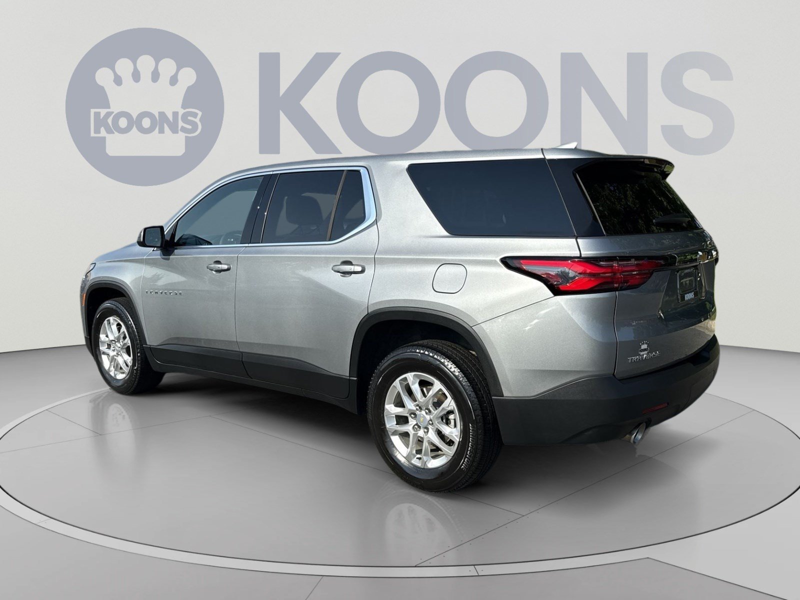 Used 2023 Chevrolet Traverse LS FWD image 4