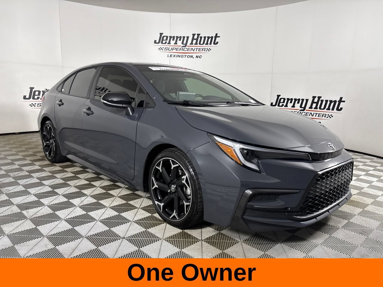 Used 2025 Toyota Corolla FX w/ Convenience Package FWD image 4