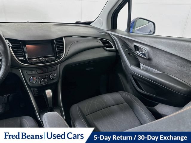 Used 2017 Chevrolet Trax LT w/ Driver Confidence Package AWD/4WD image 28