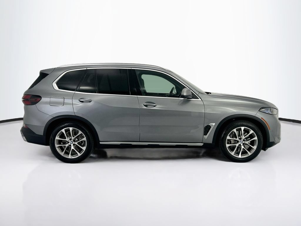 Certified 2026 BMW X5 xDrive50e w/ Climate Comfort Package AWD/4WD image 4