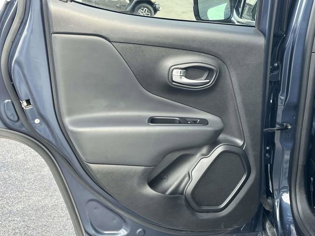 Used 2022 Jeep Renegade Limited image 16