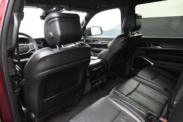 Used 2024 Jeep Wagoneer L Series II w/ Flexible Seating Group RWD image 21