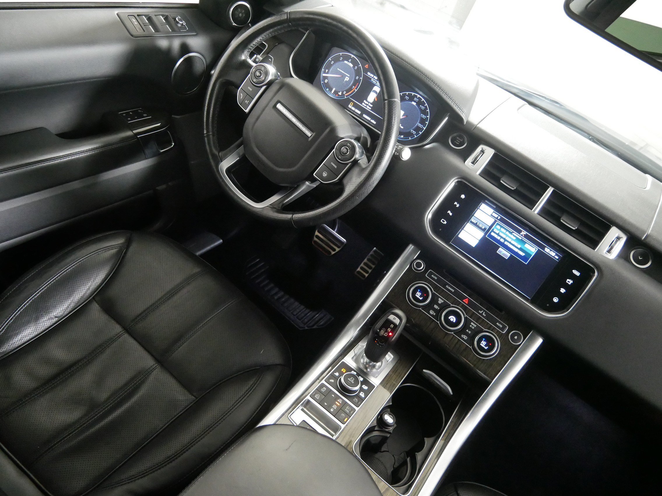 Used 2016 Land Rover Range Rover Sport Supercharged AWD/4WD image 9