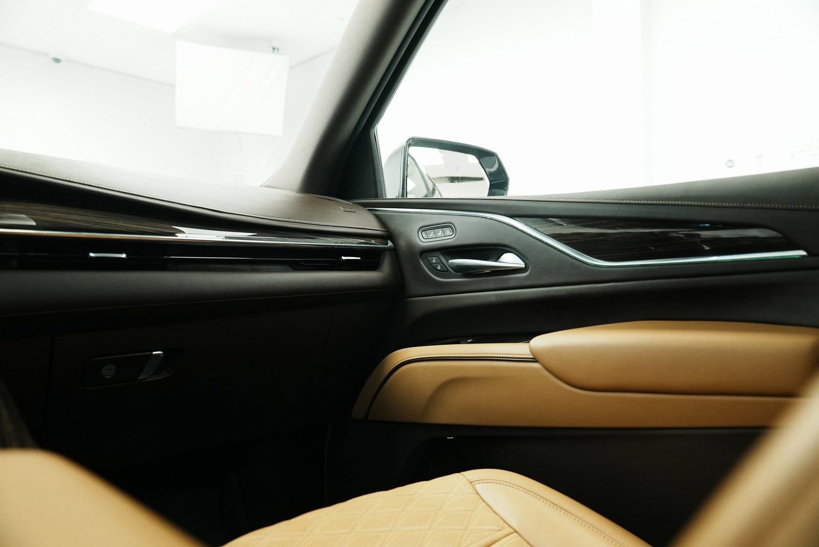 Used 2021 Cadillac Escalade ESV Premium Luxury image 27