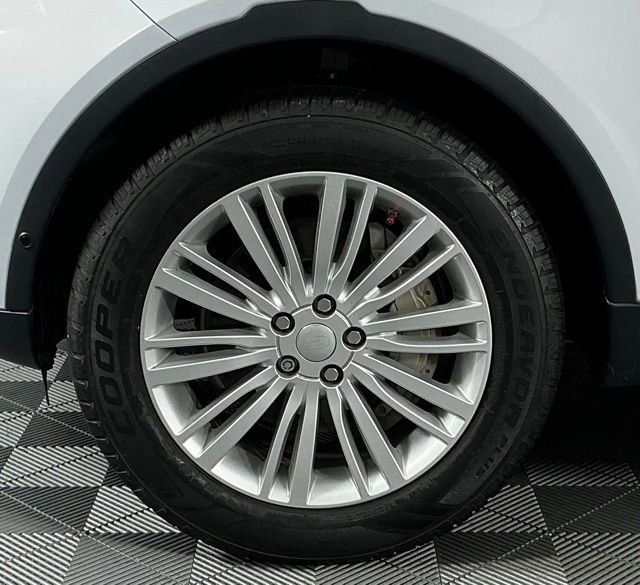 Used 2020 Land Rover Discovery HSE AWD/4WD image 11