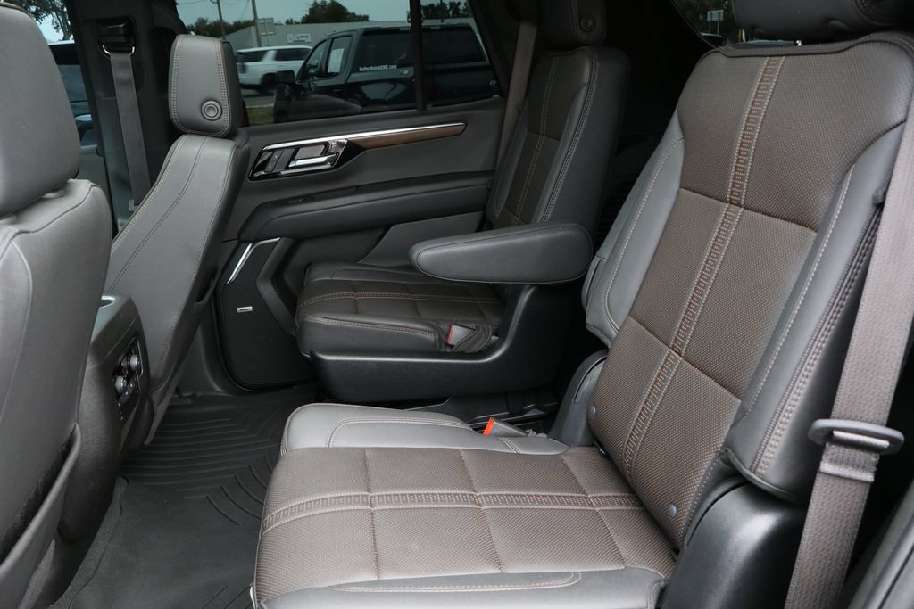 Certified 2025 Chevrolet Tahoe High Country AWD/4WD image 28